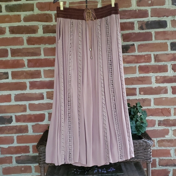 sahalie Dresses & Skirts - 🏡DV Sahalie Maxi Crinkle Crochet Boho Skirt L